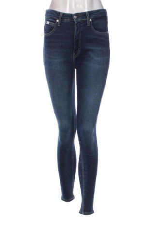 Дамски дънки Calvin Klein Jeans, Размер S, Цвят Син, Цена 169,99 лв.