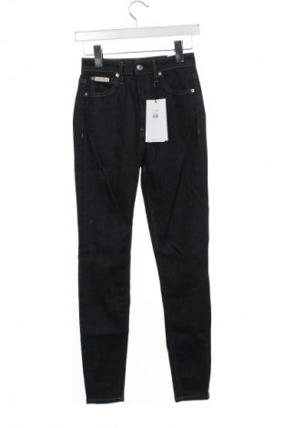 Дамски дънки Calvin Klein Jeans, Размер M, Цвят Син, Цена 204,99 лв.