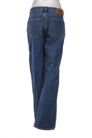 Дамски дънки Calvin Klein Jeans, Размер L, Цвят Син, Цена 144,99 лв.