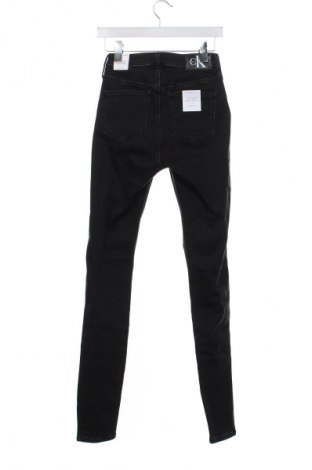 Дамски дънки Calvin Klein Jeans, Размер XS, Цвят Черен, Цена 204,99 лв.
