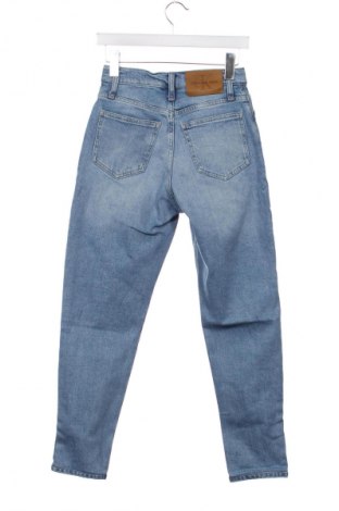 Дамски дънки Calvin Klein Jeans, Размер S, Цвят Син, Цена 167,99 лв.
