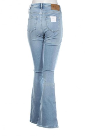 Дамски дънки Calvin Klein Jeans, Размер S, Цвят Син, Цена 119,99 лв.
