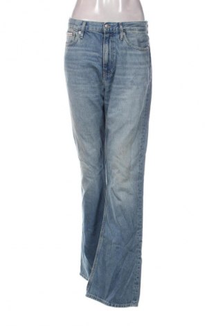 Дамски дънки Calvin Klein Jeans, Размер M, Цвят Син, Цена 129,99 лв.