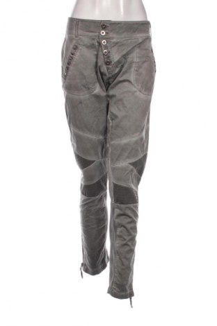 Damen Jeans Cream, Größe L, Farbe Grau, Preis 38,00 €