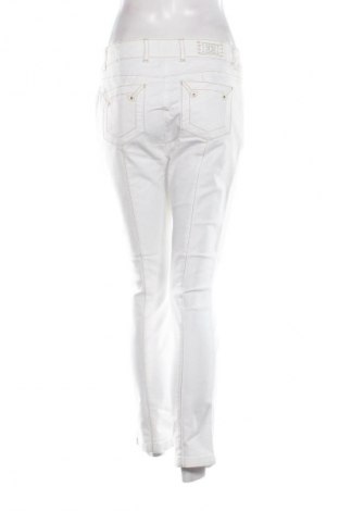 Дамски дънки Escada, Размер M, Цвят Бял, Цена 85,89 €