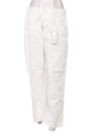 Дамски дънки Esprit, Размер M, Цвят Бял, Цена 75,99 лв.
