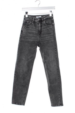 Blugi de femei Pull&Bear, Mărime XS, Culoare Gri, Preț 76,00 Lei
