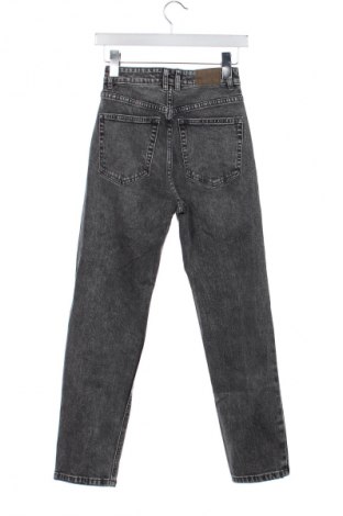 Blugi de femei Pull&Bear, Mărime XS, Culoare Gri, Preț 76,00 Lei