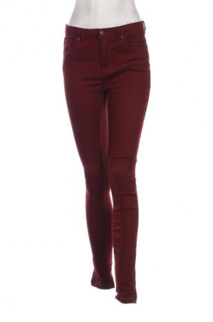 Damskie jeansy Vero Moda, Rozmiar M, Kolor Czerwony, Cena 111,99 zł