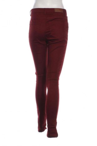 Damskie jeansy Vero Moda, Rozmiar M, Kolor Czerwony, Cena 111,99 zł