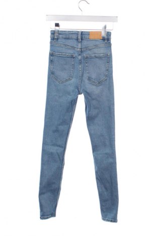 Дамски дънки Zara, Размер XS, Цвят Син, Цена 26,98 лв.