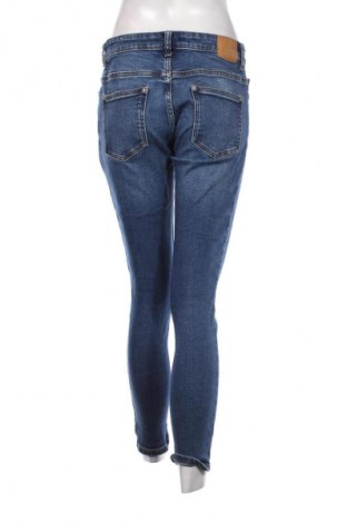 Дамски дънки Zara, Размер M, Цвят Син, Цена 27,99 лв.