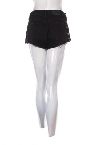 Damskie szorty Bershka, Rozmiar S, Kolor Czarny, Cena 44,94 zł