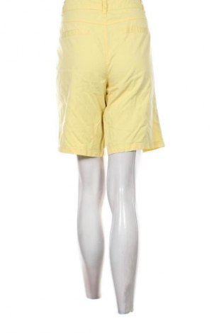 Pantaloni scurți de femei Charles Vogele, Mărime XXL, Culoare Galben, Preț 56,65 Lei