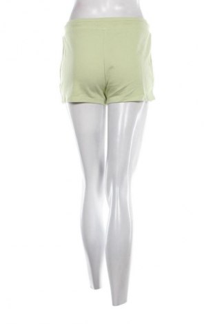 Damen Shorts Clockhouse, Größe S, Farbe Grün, Preis 11,99 €