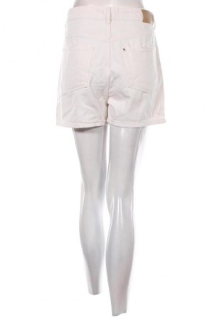 Női rövidnadrág H&M, Méret M, Szín Fehér, Ár 4 802 Ft