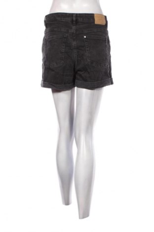 Dámské kraťasy  H&M, Velikost M, Barva Černá, Cena  289,00 Kč
