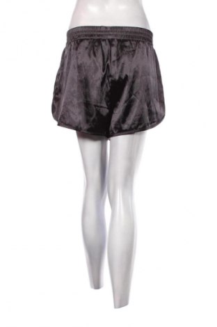 Dámské kraťasy  H&M Divided, Velikost XL, Barva Černá, Cena  239,00 Kč