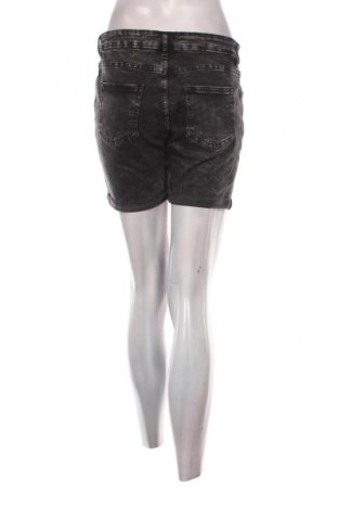 Damen Shorts Janina, Größe S, Farbe Schwarz, Preis 10,99 €