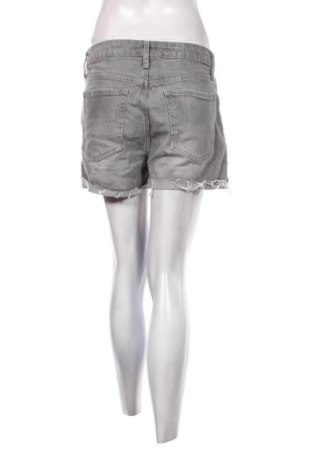 Pantaloni scurți de femei Old Navy, Mărime M, Culoare Gri, Preț 104,99 Lei