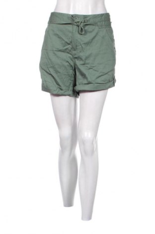 Damen Shorts PUMA, Größe XXL, Farbe Grün, Preis 17,30 €