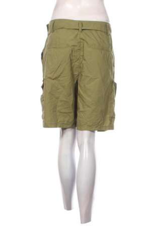 Damskie szorty United Colors Of Benetton, Rozmiar XL, Kolor Zielony, Cena 209,66 zł