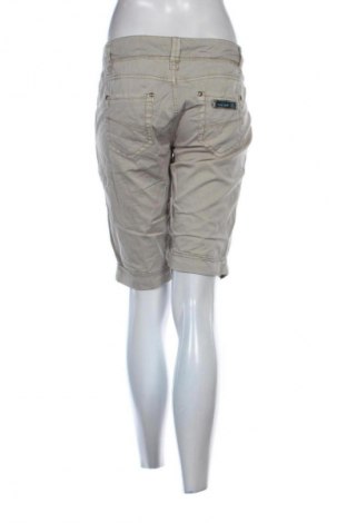 Pantaloni scurți de femei Urban Surface, Mărime M, Culoare Bej, Preț 69,99 Lei