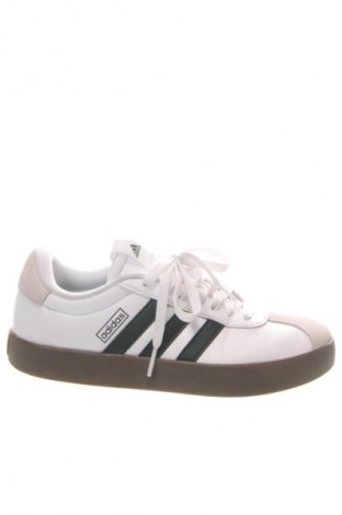Дамски обувки Adidas, Размер 38, Цвят Бял, Цена 89,99 лв.