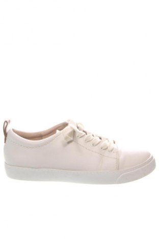 Дамски обувки Clarks, Размер 38, Цвят Бял, Цена 137,99 лв.