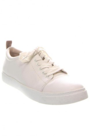 Дамски обувки Clarks, Размер 38, Цвят Бял, Цена 137,99 лв.