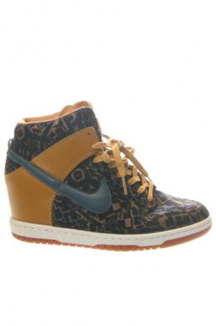 Obuwie damskie Nike, Rozmiar 40, Kolor Kolorowy, Cena 204,60 zł