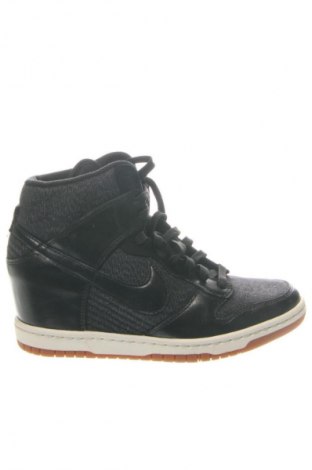 Obuwie damskie Nike, Rozmiar 39, Kolor Kolorowy, Cena 204,60 zł