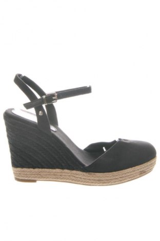 Obuwie damskie Tommy Hilfiger, Rozmiar 41, Kolor Czarny, Cena 341,04 zł