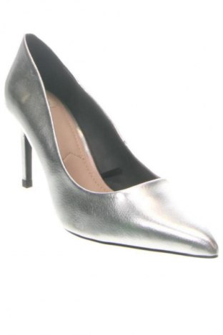 Dámske topánky  Zara Trafaluc, Veľkosť 37, Farba Strieborná, Cena  37,42 €
