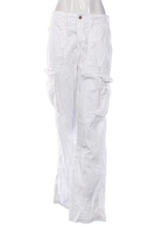 Damenhose Bershka, Größe M, Farbe Weiß, Preis € 14,77