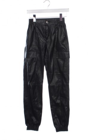Pantaloni de femei Bershka, Mărime XS, Culoare Negru, Preț 76,32 Lei