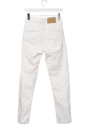 Damenhose Pull&Bear, Größe S, Farbe Weiß, Preis 14,83 €