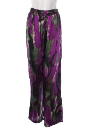 Pantaloni de femei Rinascimento, Mărime S, Culoare Multicolor, Preț 388,99 Lei