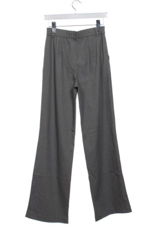 Pantaloni de femei Stradivarius, Mărime XS, Culoare Gri, Preț 126,00 Lei