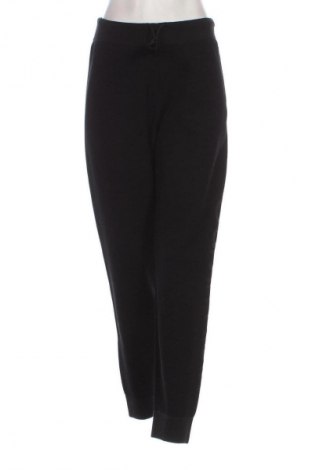 Dámské tepláky Calvin Klein Jeans, Velikost M, Barva Černá, Cena  2 999,00 Kč