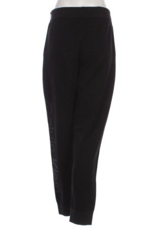 Dámské tepláky Calvin Klein Jeans, Velikost M, Barva Černá, Cena  2 999,00 Kč
