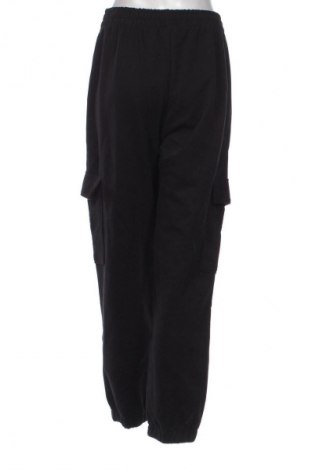 Pantaloni trening de femei Calvin Klein Jeans, Mărime M, Culoare Negru, Preț 295,99 Lei