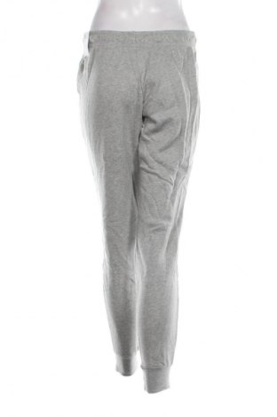 Dámske tepláky Nike, Veľkosť M, Farba Sivá, Cena  54,95 €