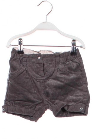 Kinder Shorts Baby Club, Größe 6-9m/ 68-74 cm, Farbe Grau, Preis 9,99 €