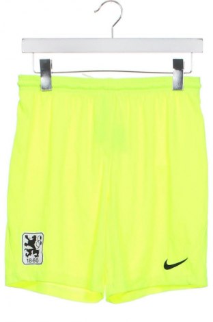 Παιδικό κοντό παντελόνι Nike, Μέγεθος 14-15y/ 168-170 εκ., Χρώμα Πράσινο, Τιμή 14,99 €