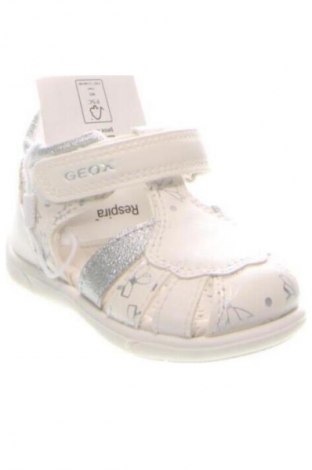 Детски сандали Geox, Размер 19, Цвят Бял, Цена 62,99 лв.