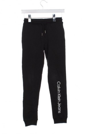 Детско спортно долнище Calvin Klein Jeans, Размер 11-12y/ 152-158 см, Цвят Черен, Цена 76,99 лв.