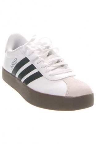 Мъжки обувки Adidas, Размер 42, Цвят Бял, Цена 204,99 лв.