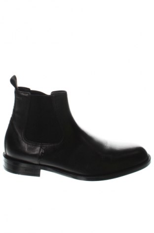 Férfi cipők
 BOSS, Méret 46, Szín Fekete, Ár 85 479 Ft