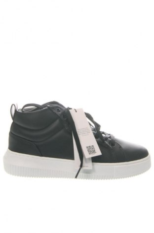 Férfi cipők
 Calvin Klein Jeans, Méret 41, Szín Fekete, Ár 43 959 Ft